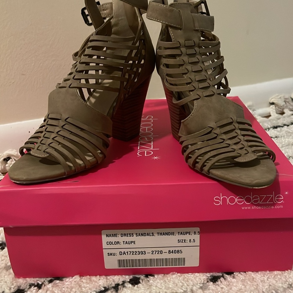 πΈπΈπΈ Dress Sandals πππ - Picture 5 of 7